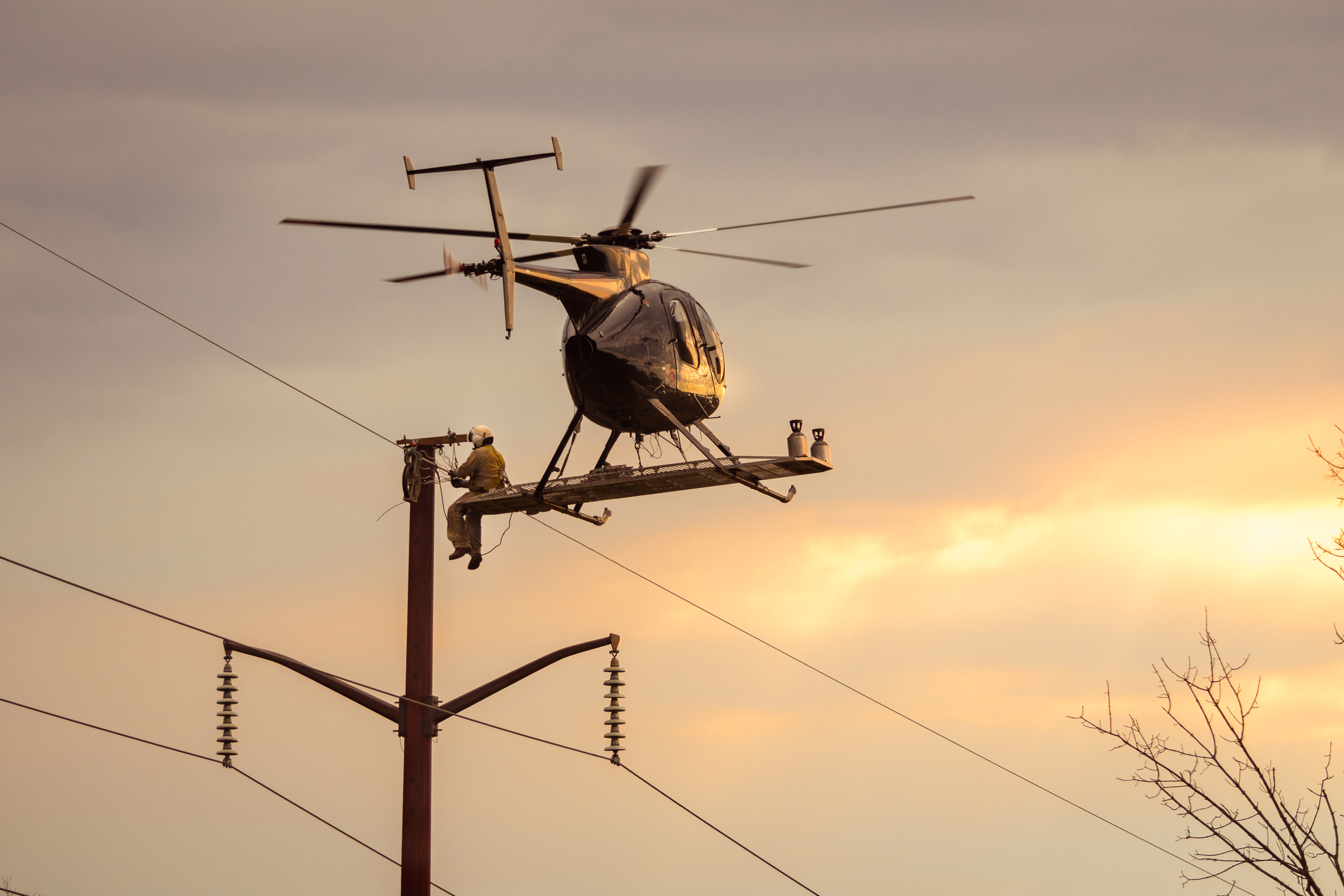 Memphis Helicopter Pole Setting